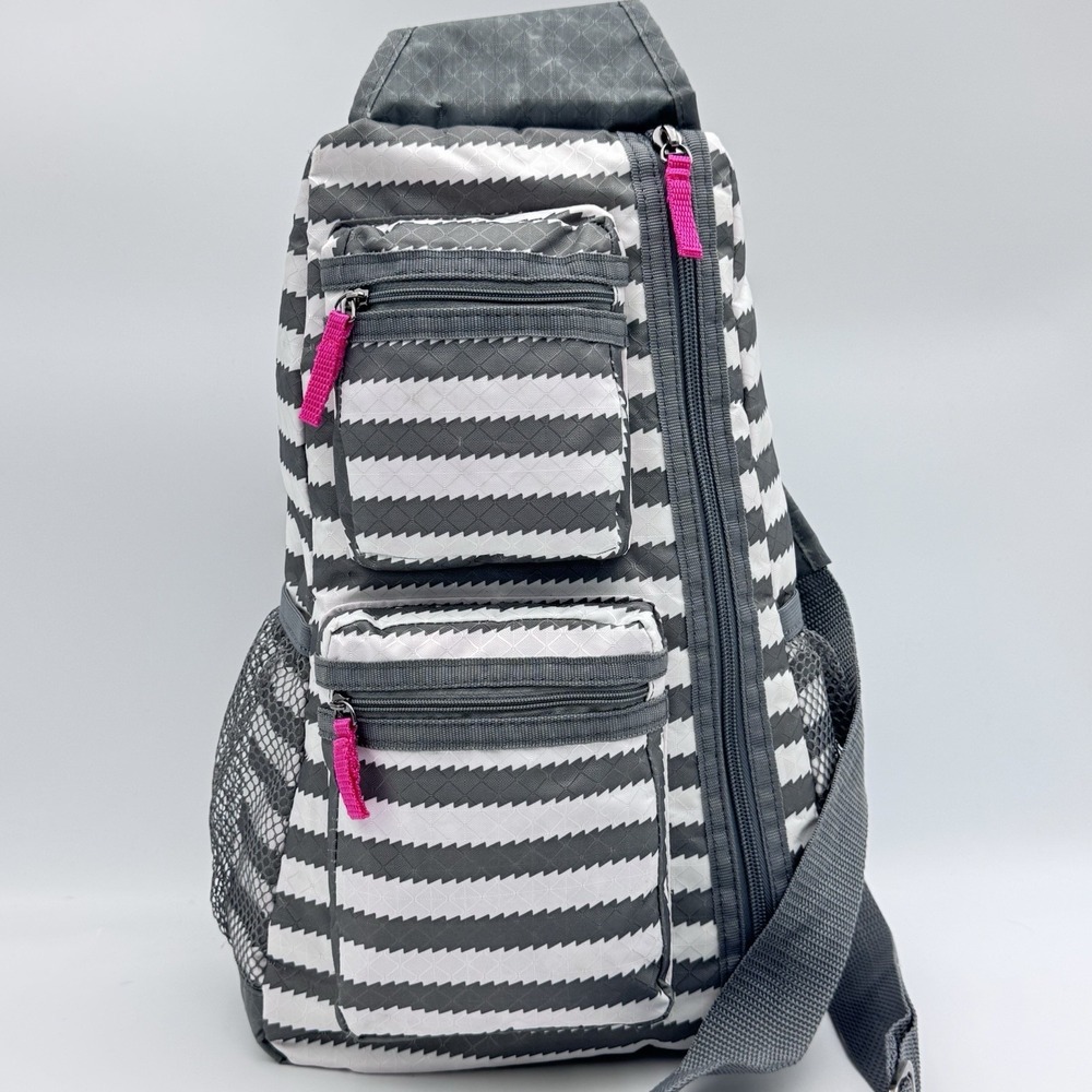 Thirty One Sling‎ Backpack Gray White Chevron Stripe Crossbody Bag Pink Accents